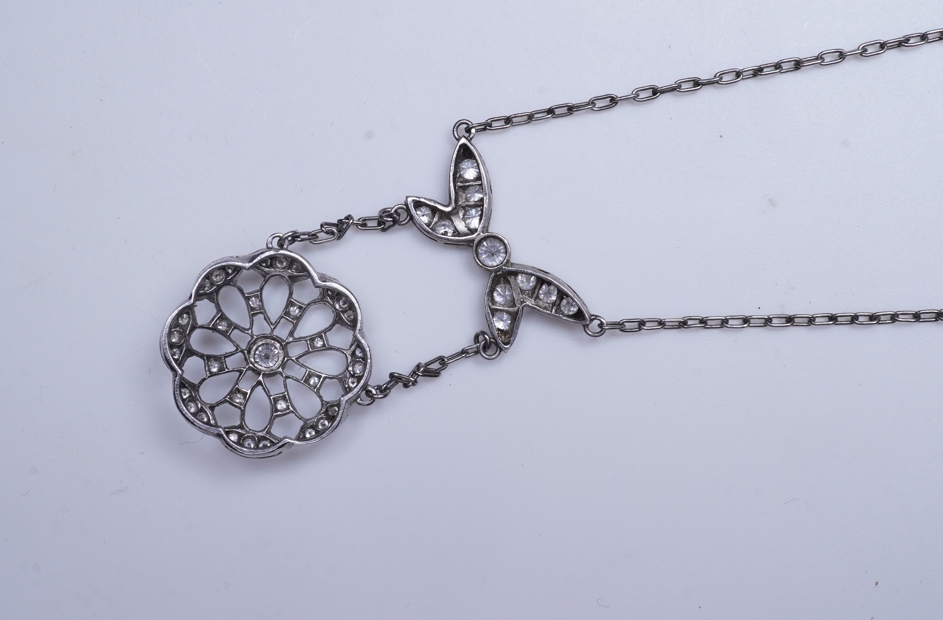 A diamond pendant necklace